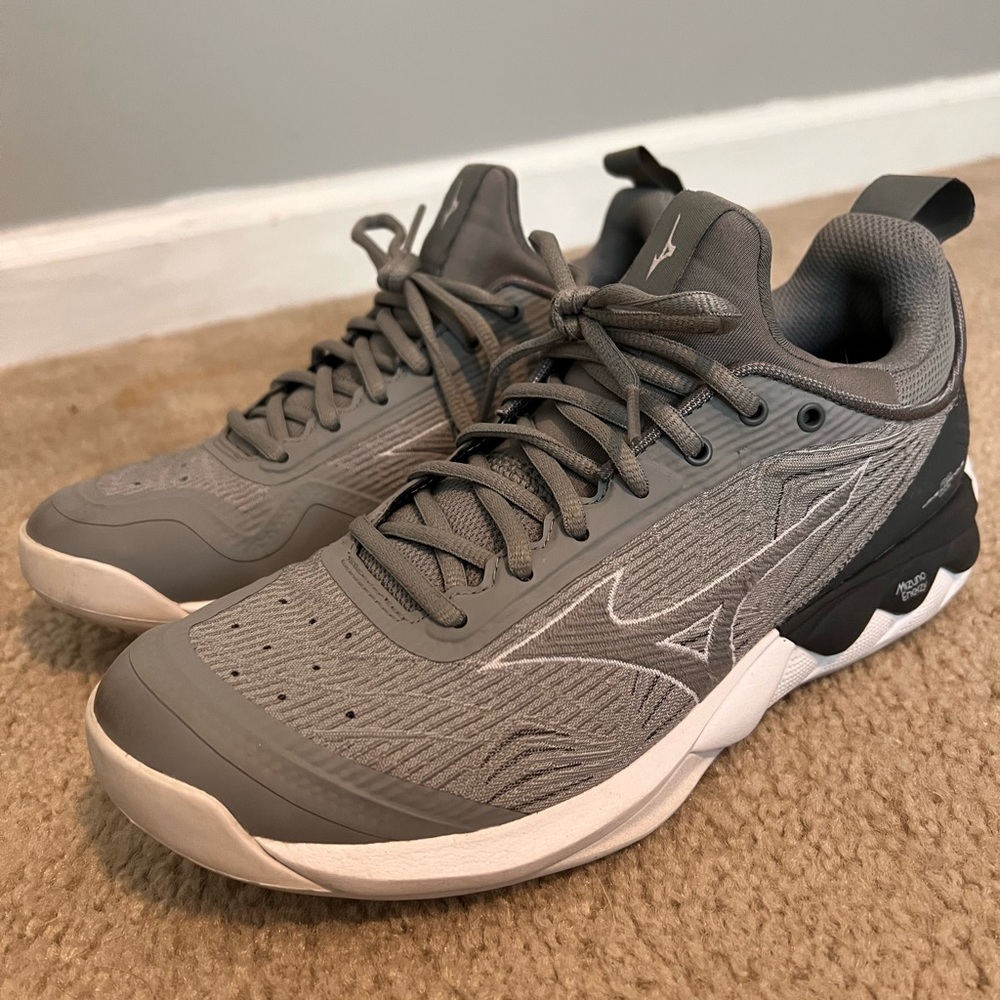 Mizuno Wave Luminous 2 Volleyball Shoes